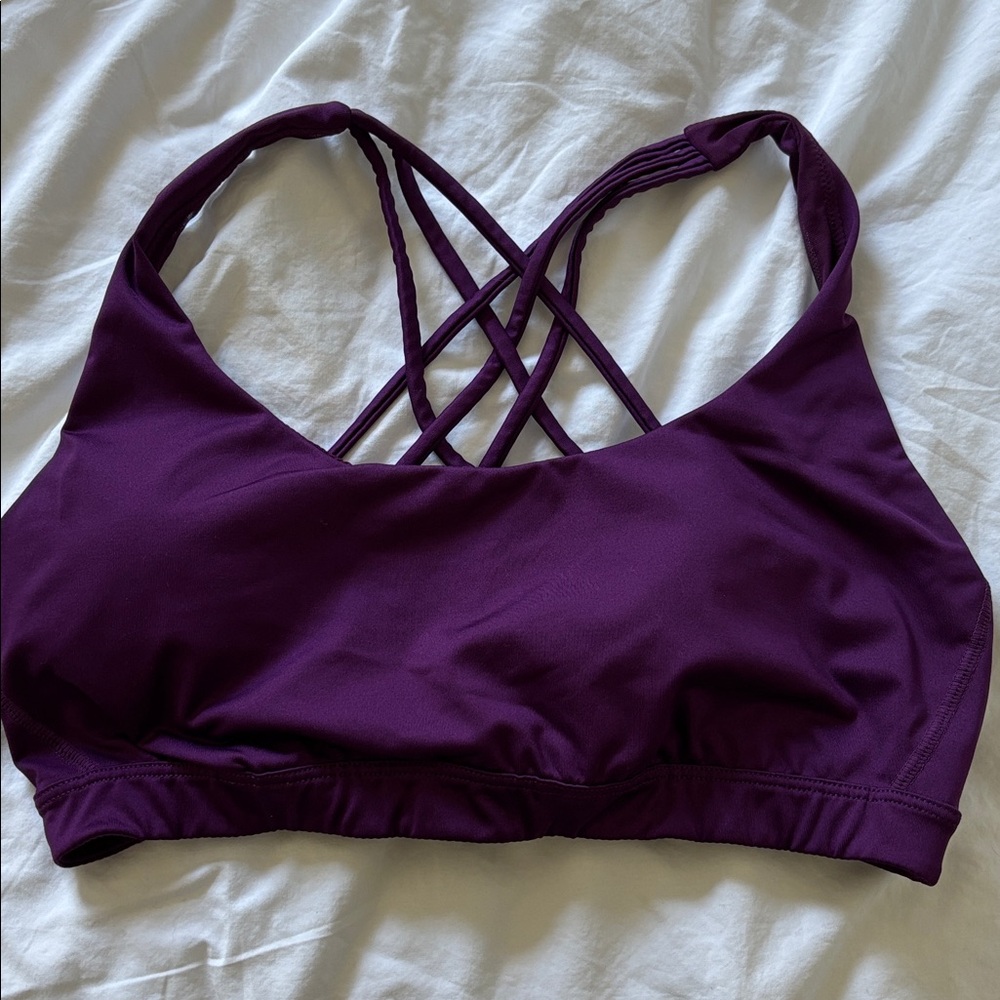 ⭐️ 3 for $20 - Bundle and save!!⭐️
Victoria Sport Purple Strappy Sports Bra